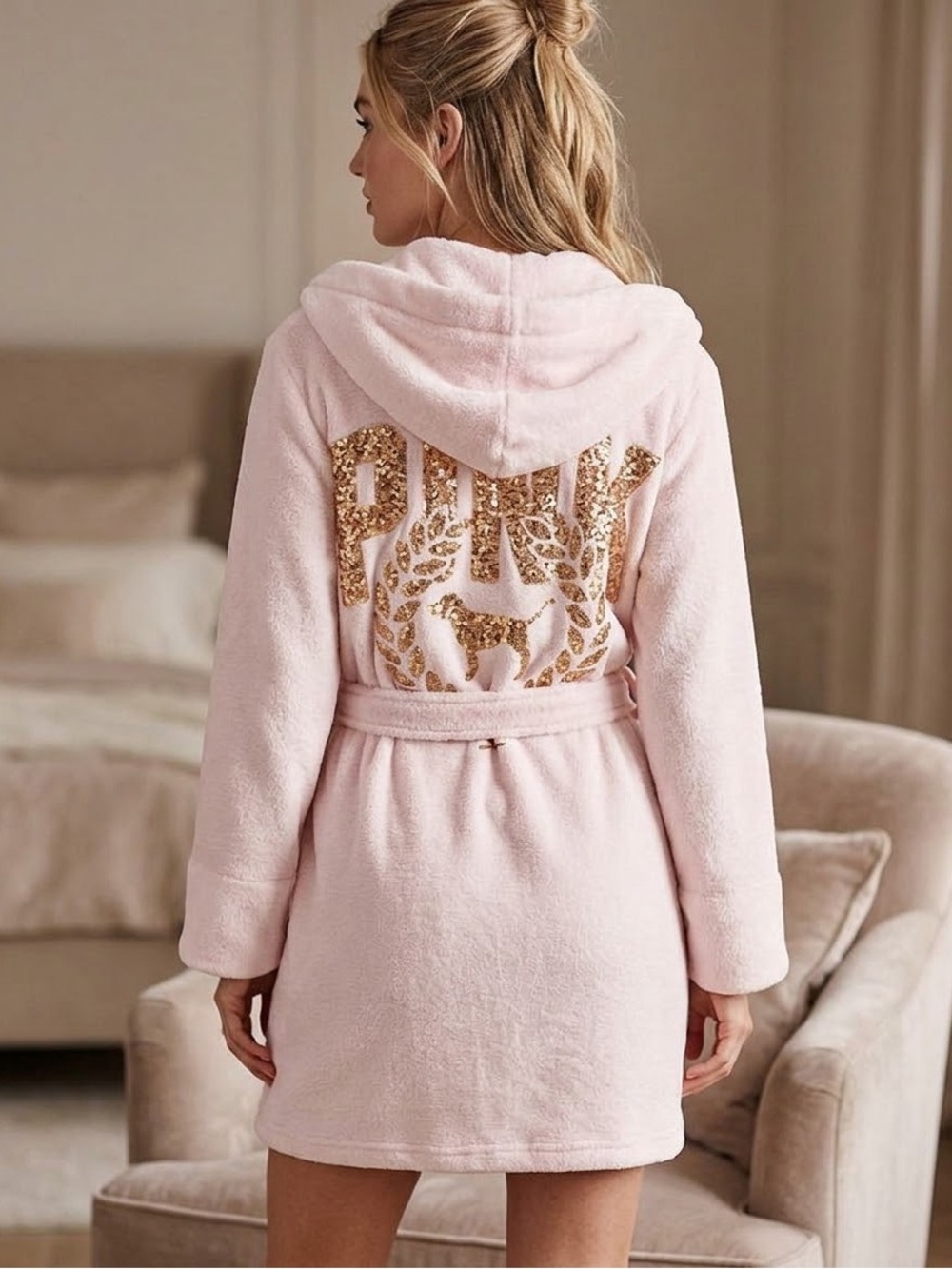 Victoria's Secret PINK Plush Hooded Sequin Robe ✨